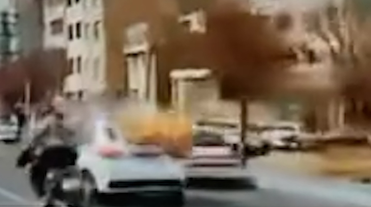 لحظه حمله با نارنجک به خودرو در اتوبان شهید محلاتی