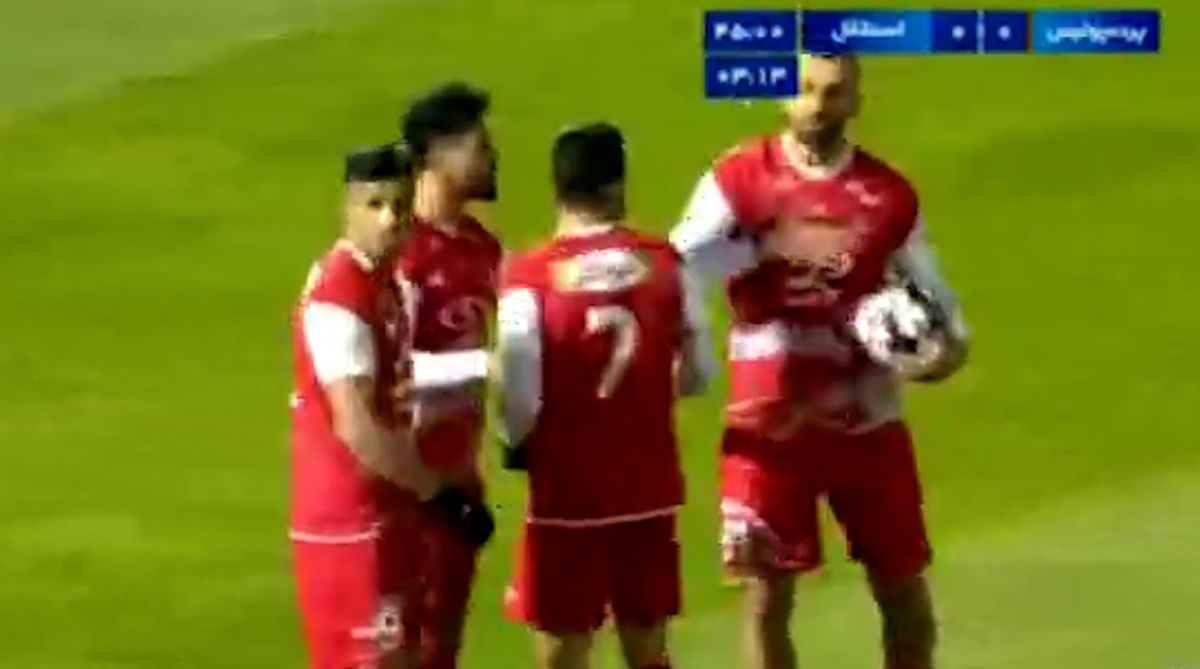 آبروریزی در تیم پرسپولیس بر سر زدن پنالتی!