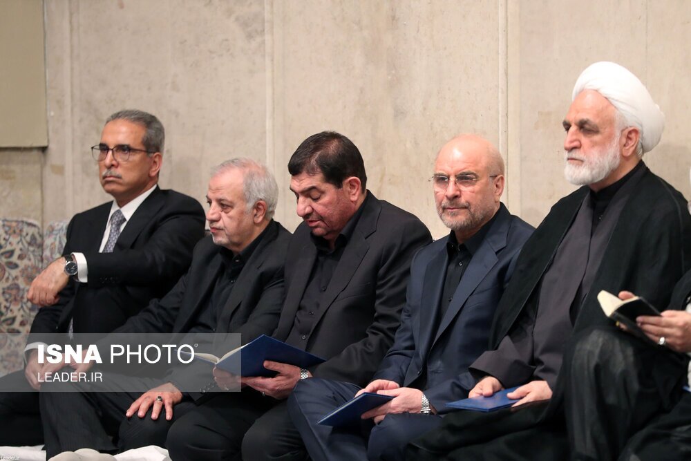 برگزاری مراسم بزرگداشت رئیس‌جمهور و همراهانش از سوی رهبر انقلاب