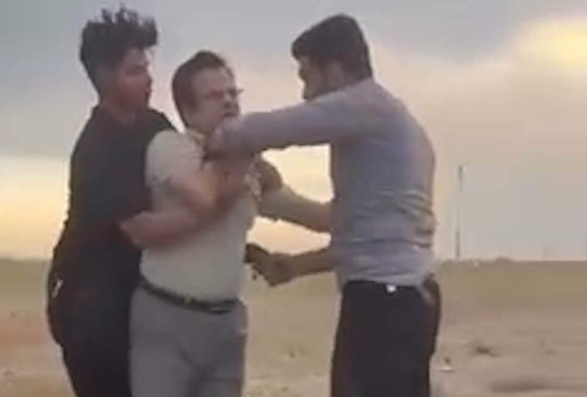 ویدیوی حمله با شوکر به وکیل طرفدار پزشکیان