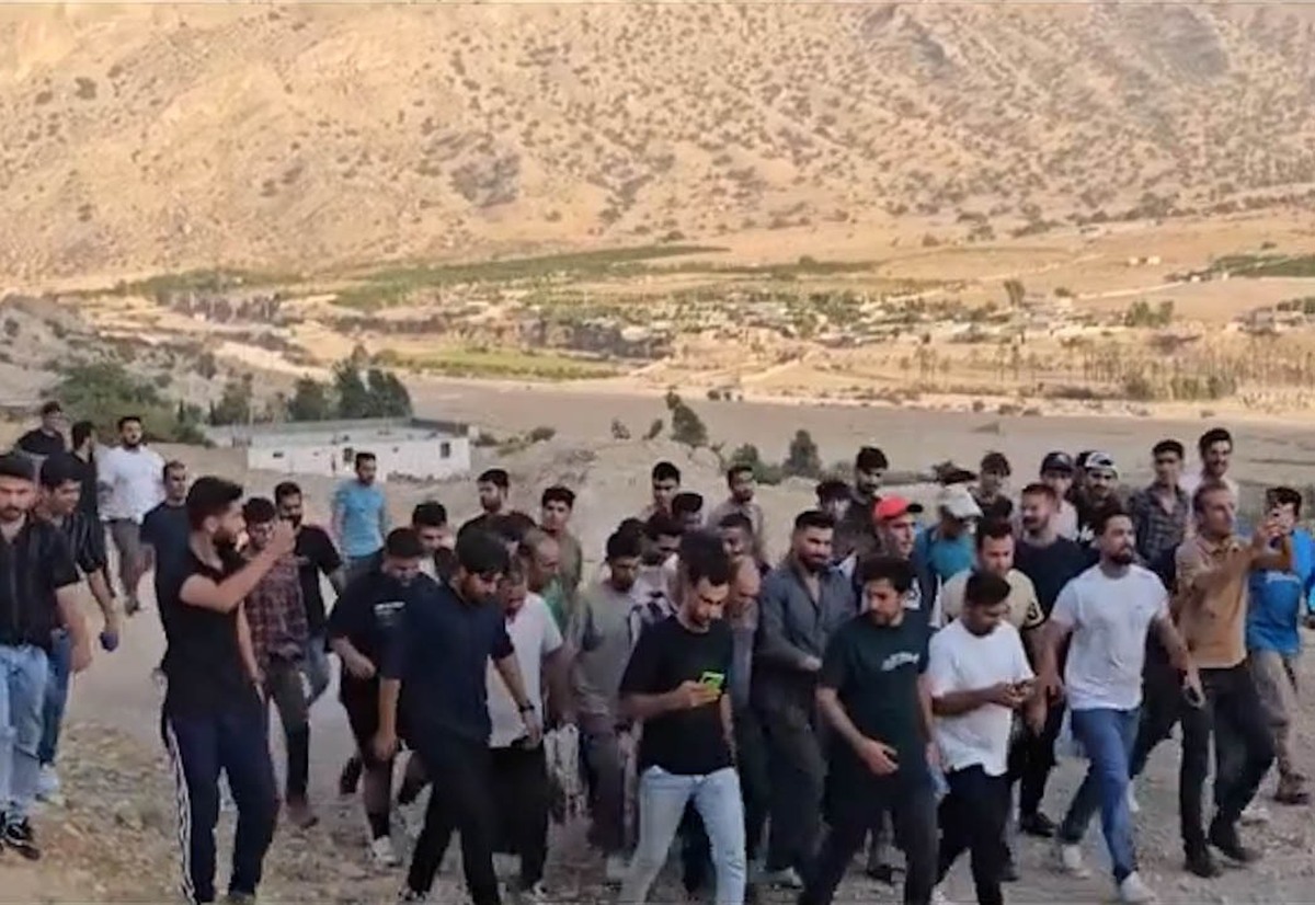 تصاویر لشکرکشی شکارچیان گنج برای زیرخاکی ایران!
