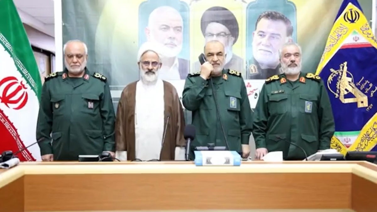 ویدیوی مکالمه حساس سردار سلامی با پزشکیان حین حمله به اسرائیل