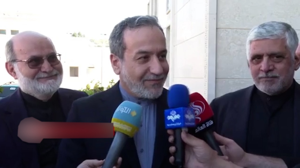 واکنش عراقچی به بمباران فرودگاه لبنان پیش از فرود هواپیمای ایران