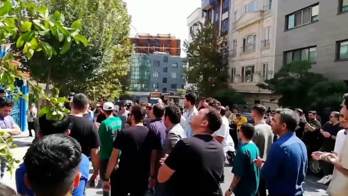 تصاویر روز سیاه جواد نکونام همزمان با استعفاء