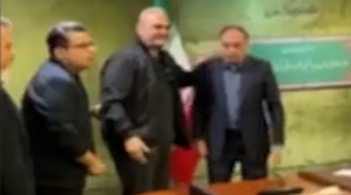 لحظات عذرخواهی جواد خیابانی در وزارت جهاد کشاورزی!