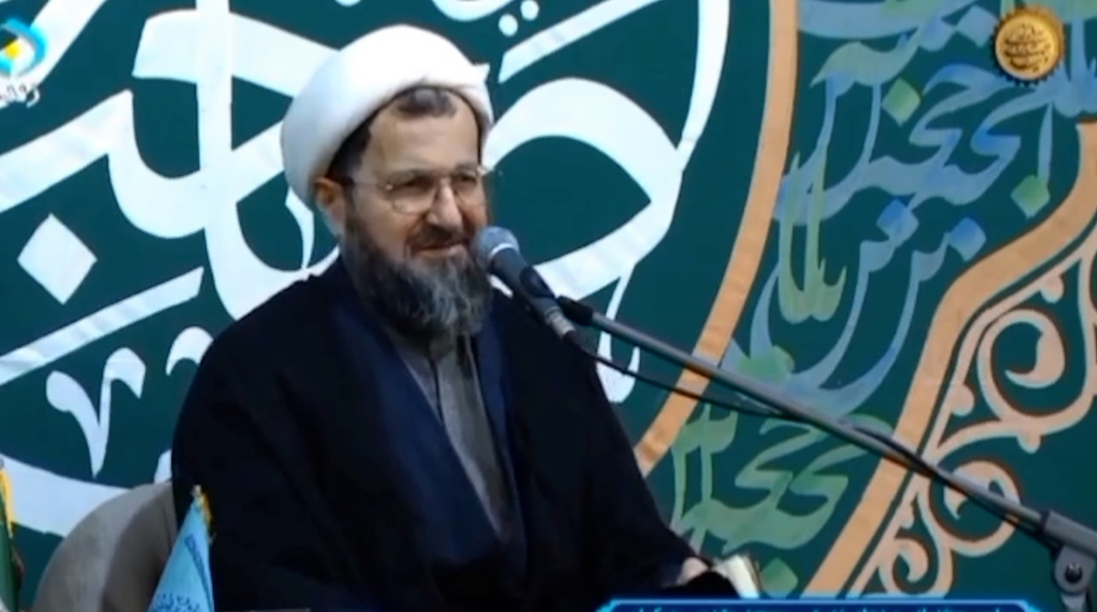 اعتراض به یک روحانی حین پخش زنده از جمکران!