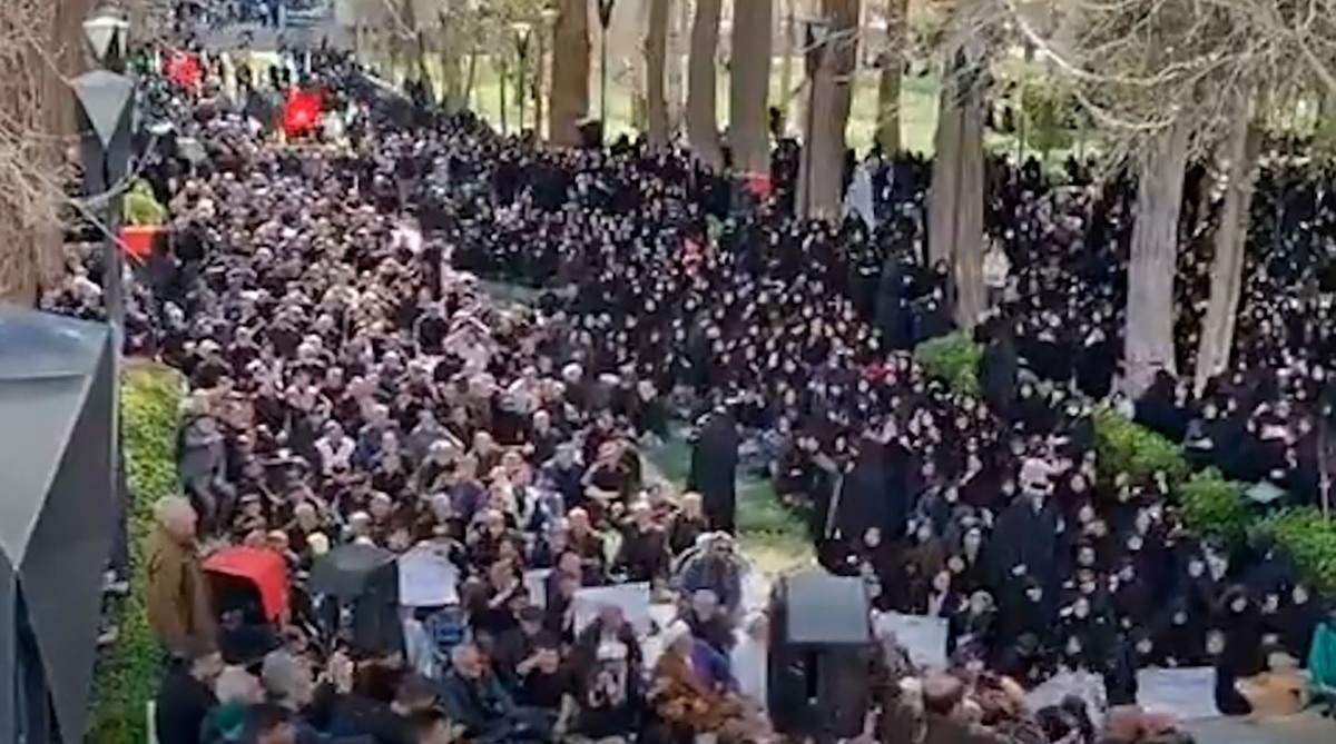 ما آریایی هستیم، خدا را می‌پرستیم!