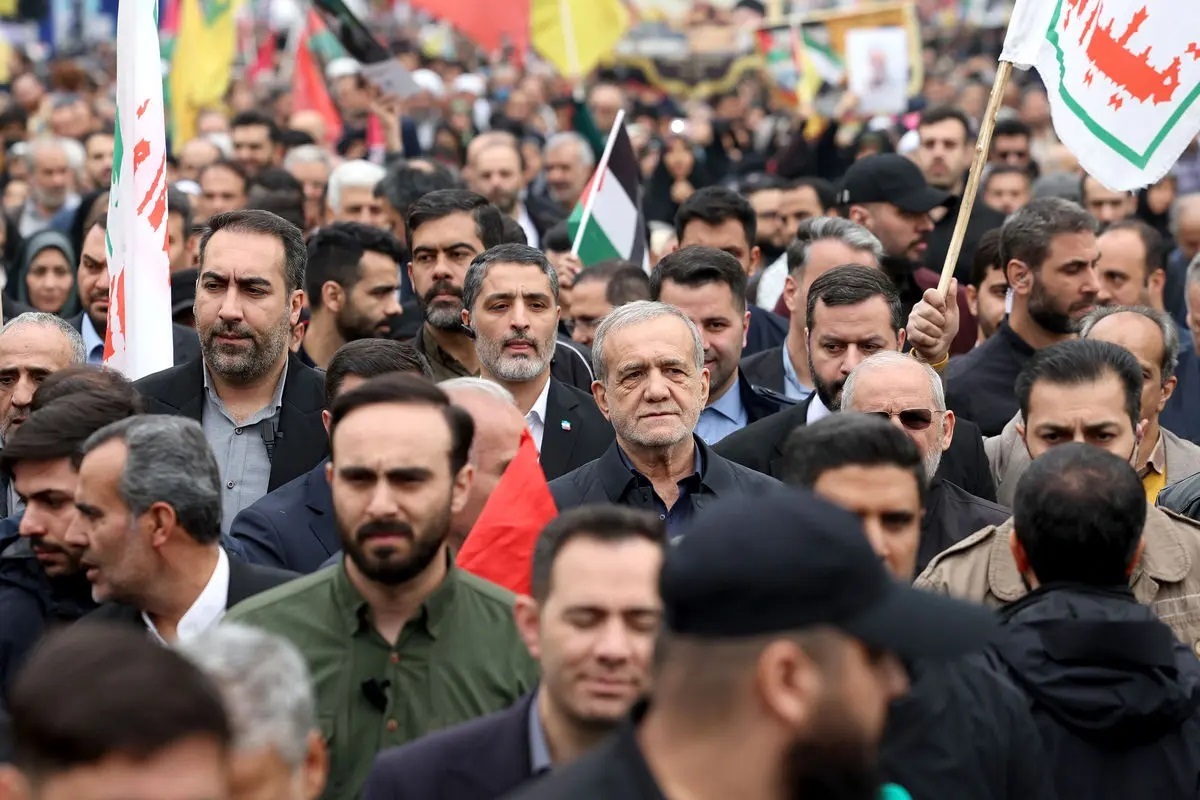 قالیباف: منظور آمریکا از مذاکره «خلع سلاح» است / لاریجانی: آمریکا اگر میخواست کاری کند اینقدر حرف نمی زد/عراقچی: اجازه نمی‌دهیم هیچکسی با زبان تهدید با مردم ایران صحبت کند