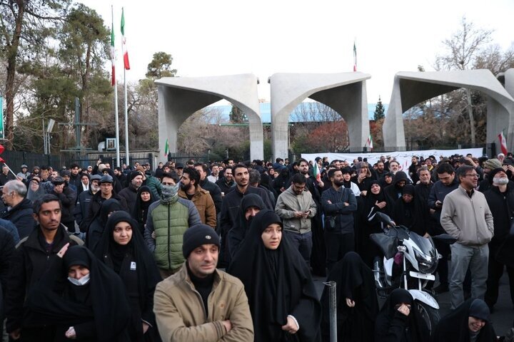 امام خامنهای، رهبر و پیشوای شیعیان جهان به شهادت رسید امام خامنهای، رهبر و پیشوای شیعیان جهان به شهادت رسید