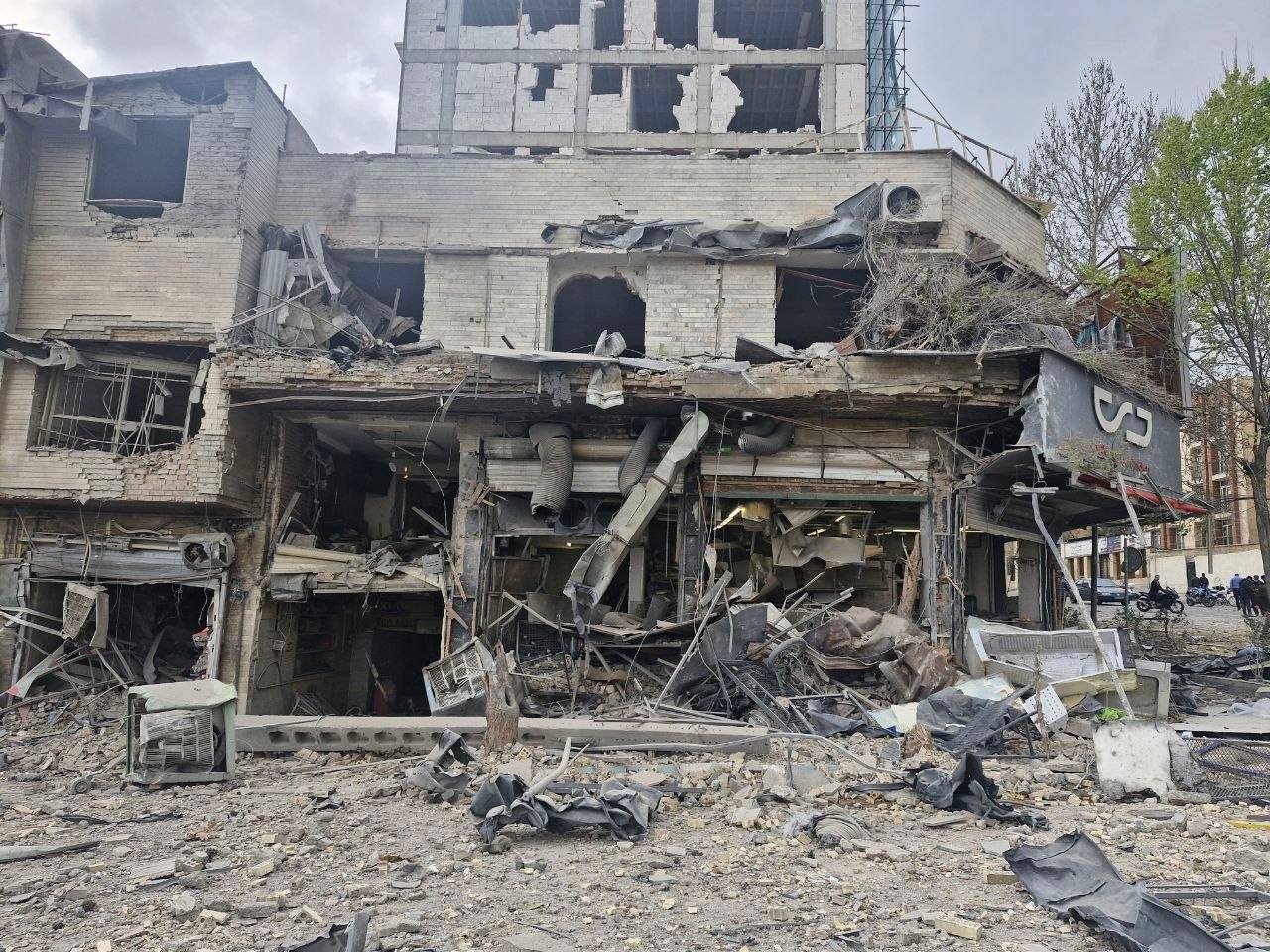 روز سوم جنگ / آخرین اخبار مقاومت ملی ایرانیان در برابر تجاوز آمریکایی صهیونی/ بروزرسانی می شود