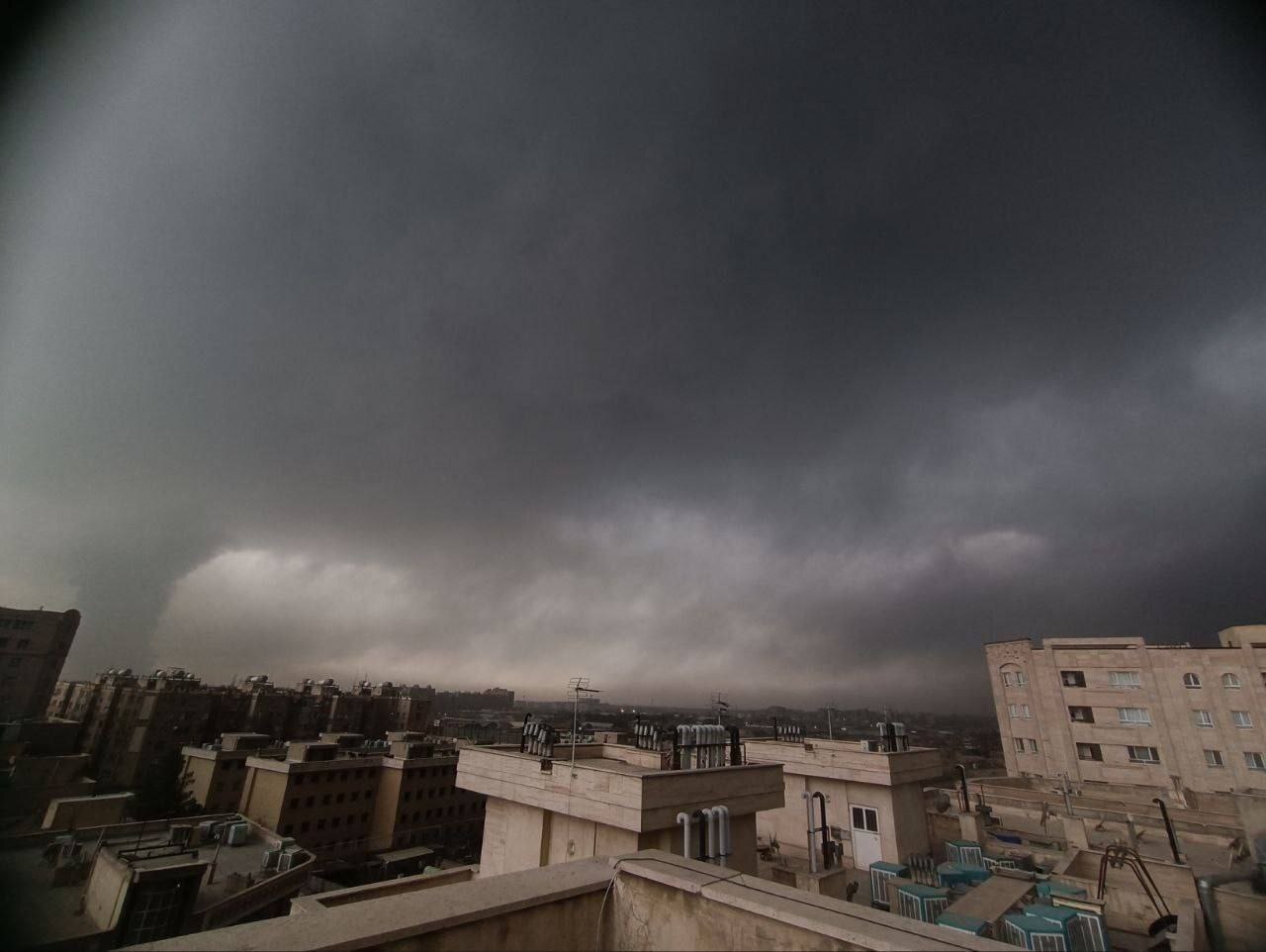 روز نهم / حمله به آمریکایی ها در تایتانیک / لاریجانی: شنیده ام تعدادی آمریکایی اسیر شده اند / به روزرسانی می شود