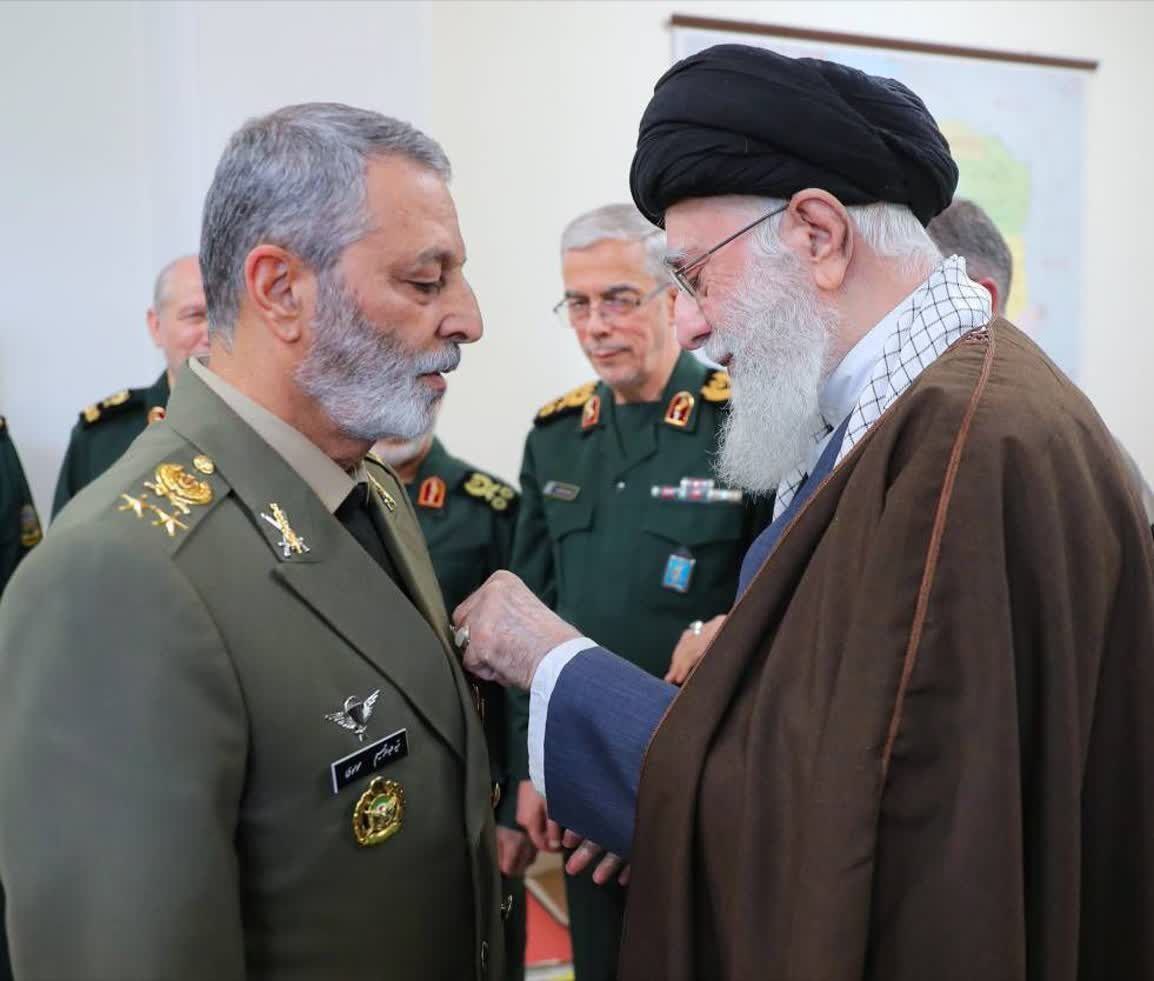 روز دهم/ ادامه جنگ حق و باطل و جنگ ظالم و مظلوم/ واکنش&zwnj;&zwj;&zwnj;ها به معرفی سومین رهبر جمهوری اسلامی ایران/ موج سی&zwnj;ام عملیات وعده صادق ۴ / به&zwnj;روز رسانی می&zwnj;شود