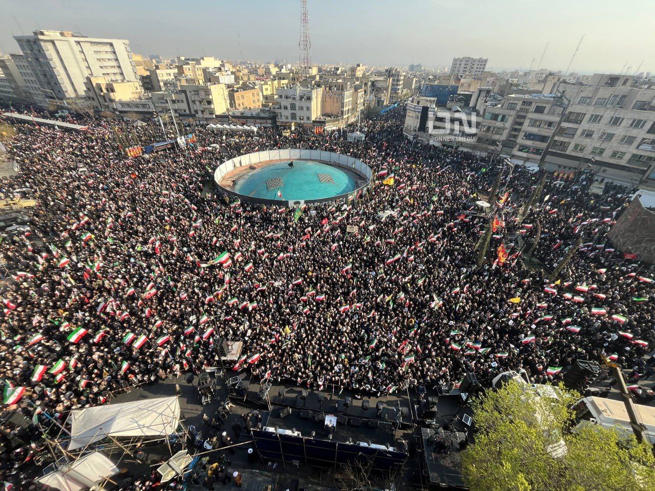 روز دهم/ ادامه جنگ حق و باطل و جنگ ظالم و مظلوم/ واکنش&zwnj;&zwj;&zwnj;ها به معرفی سومین رهبر جمهوری اسلامی ایران/ موج سی&zwnj;ام عملیات وعده صادق ۴ / به&zwnj;روز رسانی می&zwnj;شود