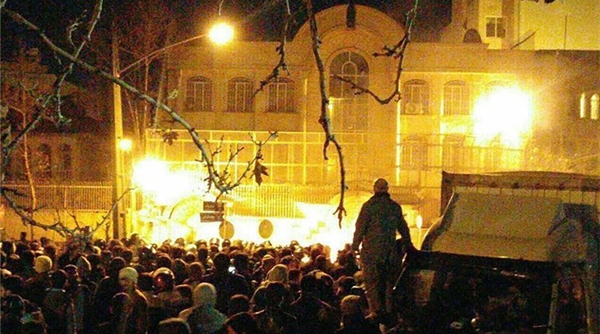 تسخیرکنندگان سفارت، نان امت شیعه را بریدند!