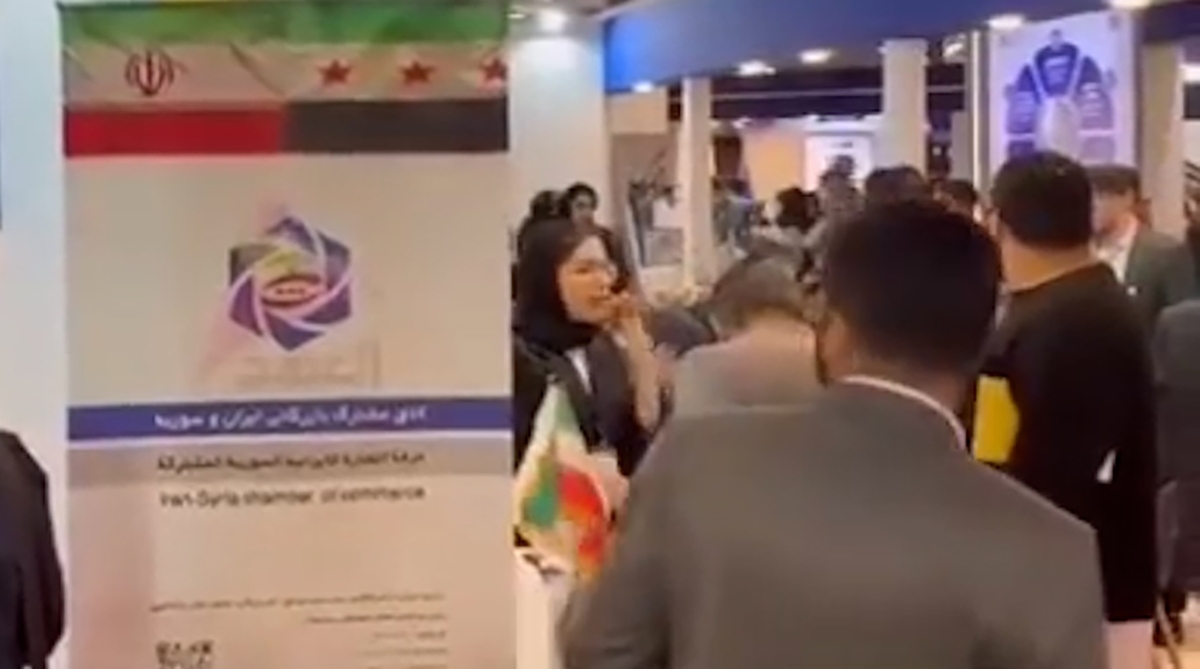 نصب پرچم حکومت جولانی در ایران!