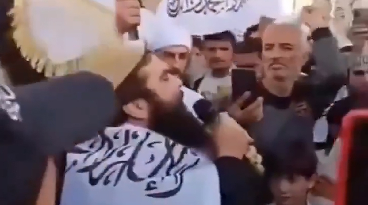 شعار سر بریدن شیعیان و دروزی‌ها در سوریه!