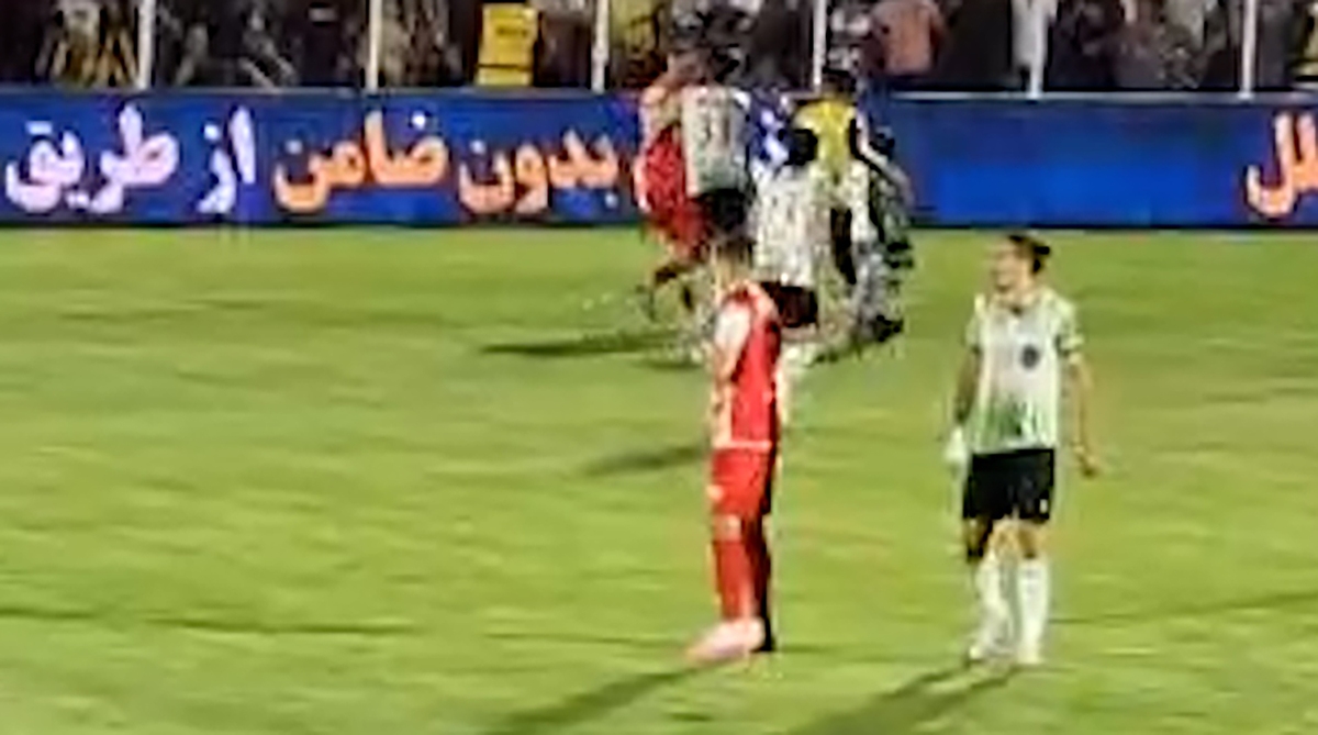 حمله مهاجم پرسپولیس به جیمی‌جامپ خردسال!