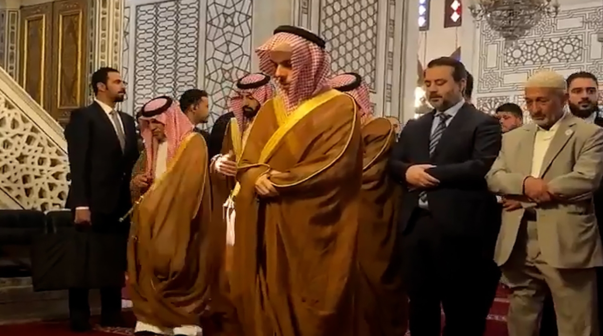 وزیر خارجه عربستان پیش‌نماز مسجد اموی دمشق شد