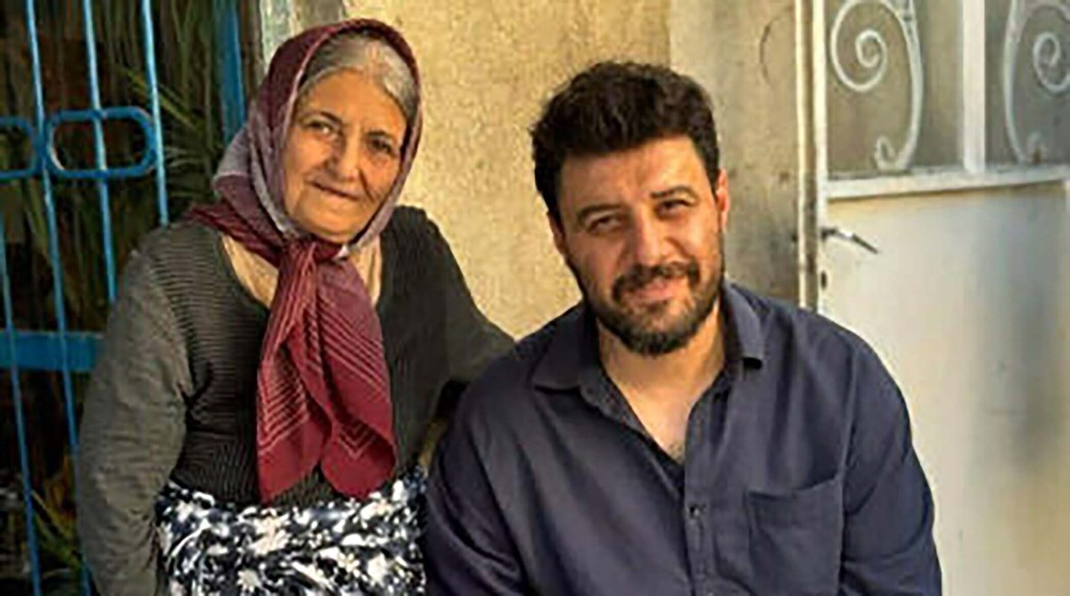 مادر جواد عزتی در وحشی: به هومن سیدی گفتم فقط سیگار و چایی