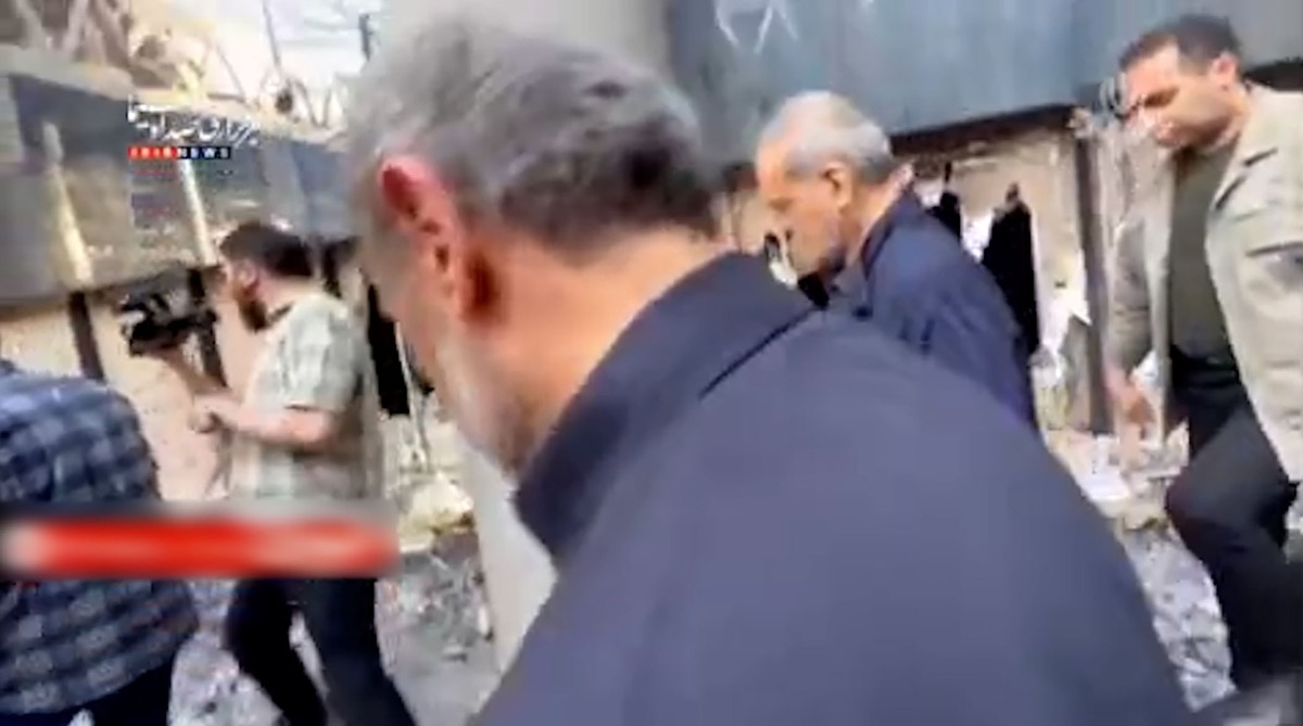 تصاویر حضور پزشکیان در ساختمان شیشه‌ای صداوسیما