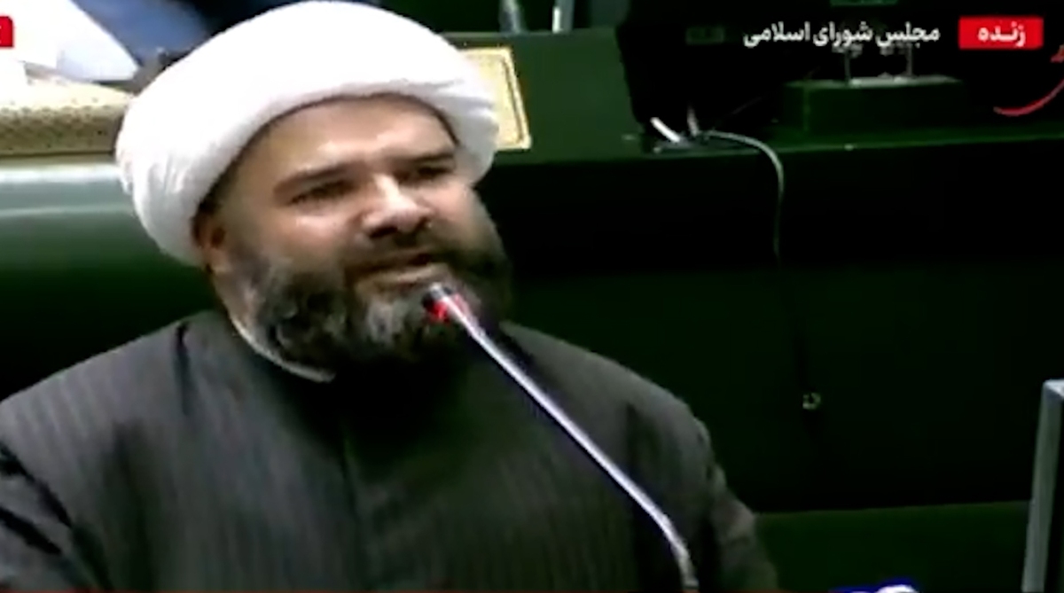 مردم نان‌شان را در خون‌شان می‌زنند و می‌خورند