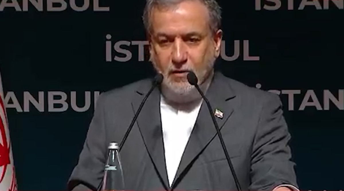 عراقچی: اگر لازم باشد به پیام‌های آمریکا پاسخ می‌دهیم