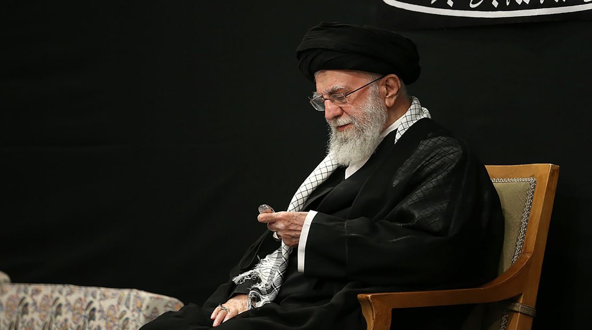 رهبر انقلاب دقایقی پیش به محمود کریمی: ای ایران بخوان
