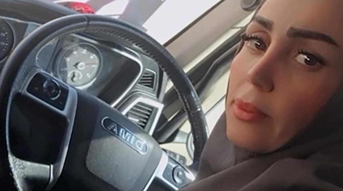 واکنش مردم ایران به رانندگی یک زن با ماشین سنگین