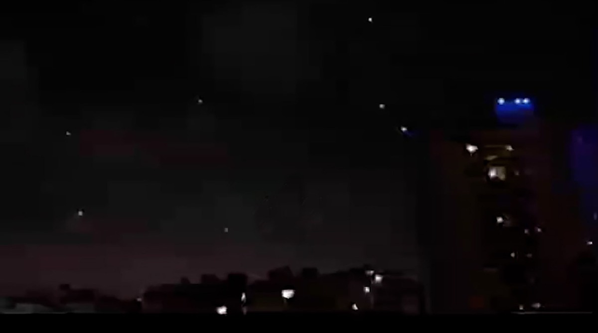 لحظه رقابت موشک ایرانی با موشک پدافندی اسرائیل