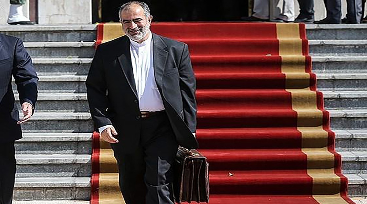 کسانی که ایران و اسلام را روبروی یکدیگر قرار دادند خیانت کردند