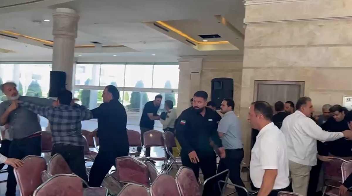 لحظات زد و خورد در مجمع عمومی پدیده شاندیز