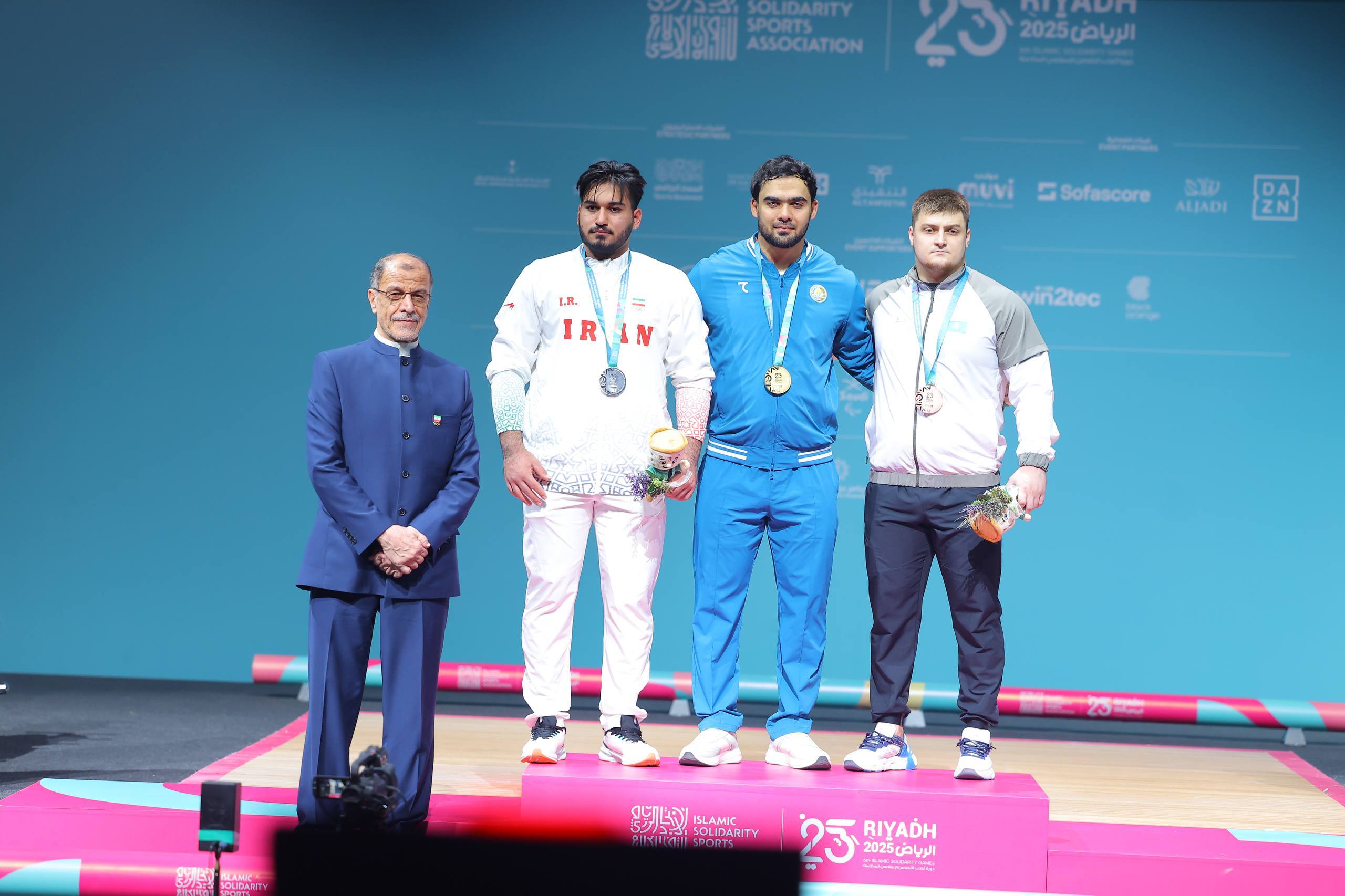 زنده از عربستان| نصیری در یک‌ضرب اوت کرد، در دوضرب نقره گرفت/ قطعی شدن سه مدال در کاراته و موی‌تای