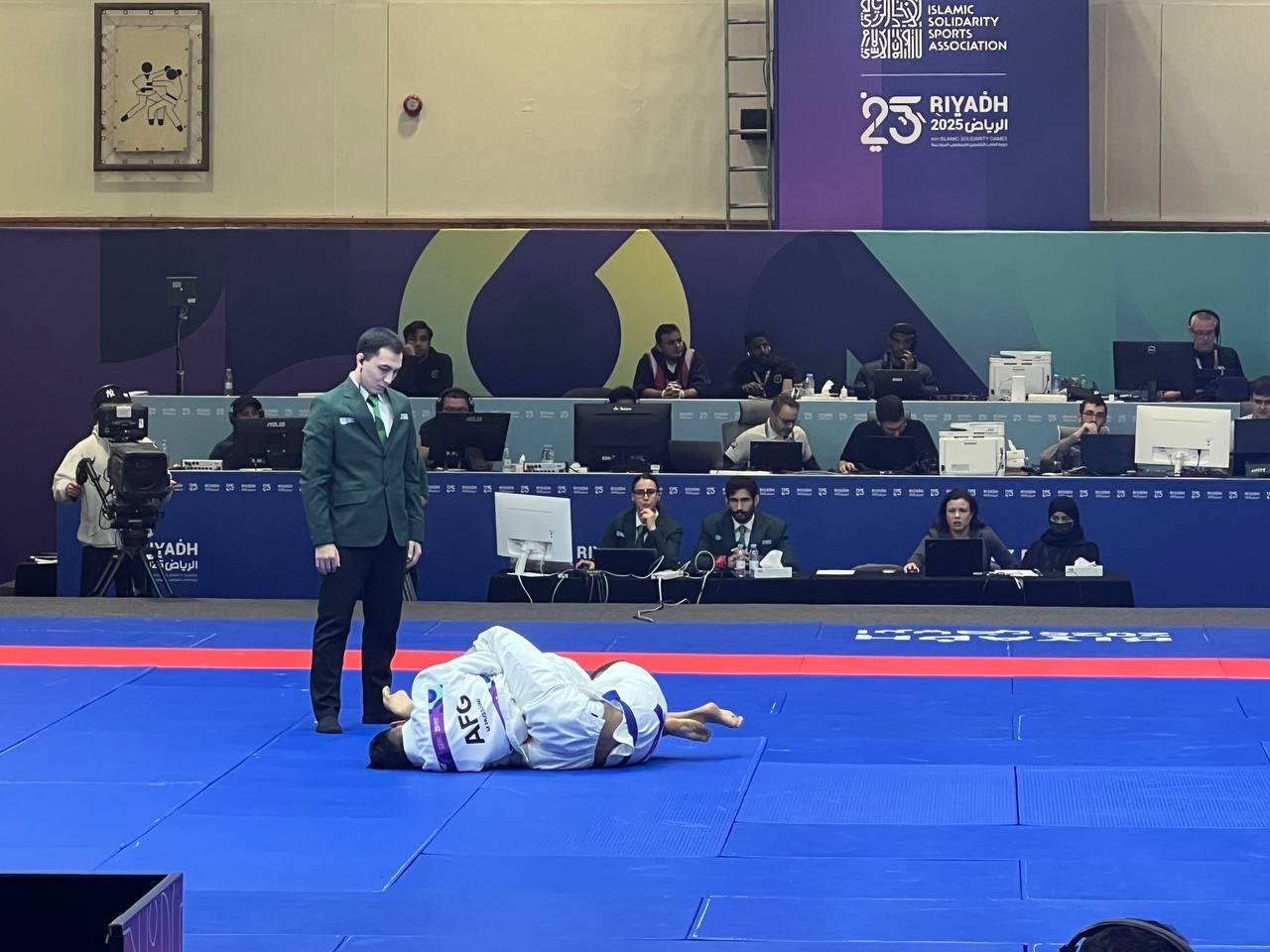 زنده از عربستان| شگفتی بزرگ در کشتی آزاد، شکست قاسم‌پور در اولین دیدار