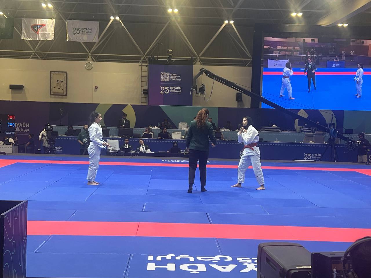 زنده از عربستان| شگفتی بزرگ در کشتی آزاد، شکست قاسم‌پور در اولین دیدار