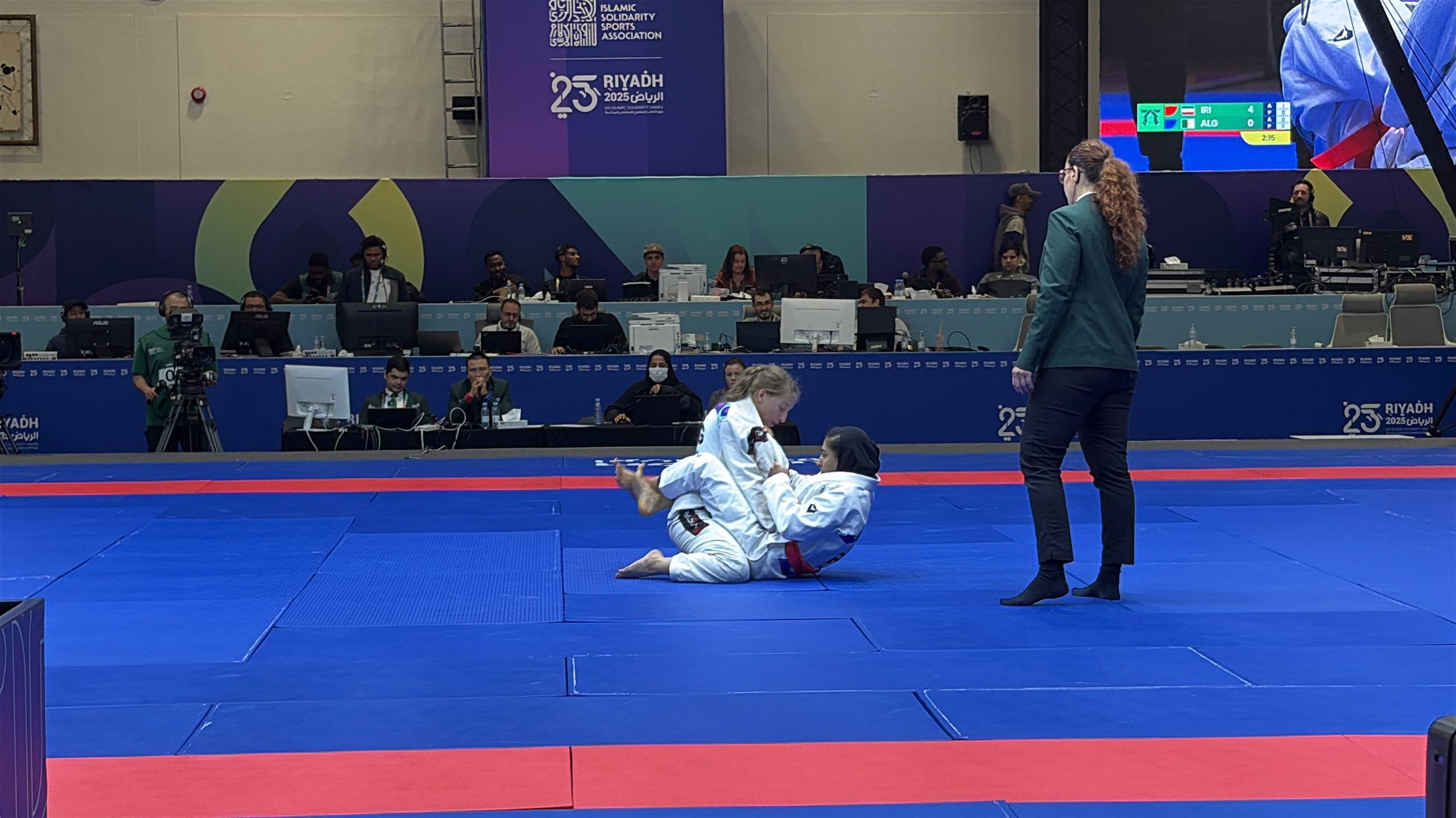 زنده از عربستان| شگفتی بزرگ در کشتی آزاد، شکست قاسم‌پور در اولین دیدار