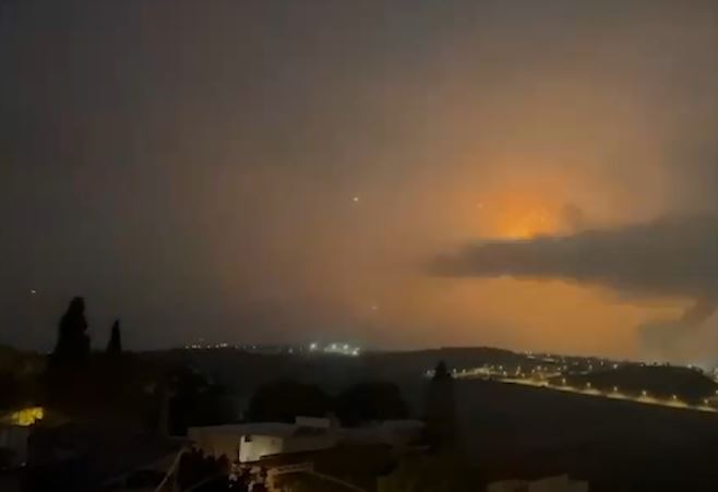 روز بیست و دوم/دور جدید شلیک موشکهای ایرانی/ موشکهای بارشی به تلآویو اصابت کردند/هشدار قرارگاه خاتم به امارات/ بروزرسانی می شود روز بیست و دوم/دور جدید شلیک موشکهای ایرانی/ موشکهای بارشی به تلآویو اصابت کردند/هشدار قرارگاه خاتم به امارات/ بروزرسانی می شود