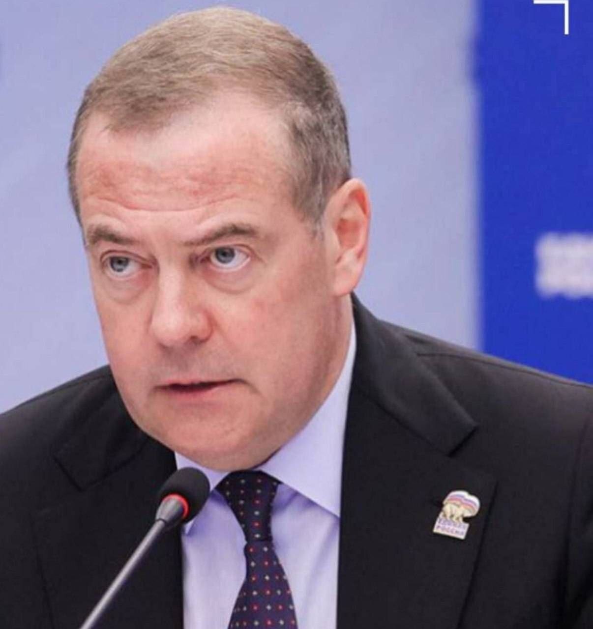 روز چهلم/عقبنشینی ترامپ: آتشبس اعلام میکنم/نیویورک تایمز: تمام تحریمها رفع میشود/وعده صادق ۴ در موج صدم/بروزرسانی می شود روز چهلم/عقبنشینی ترامپ: آتشبس اعلام میکنم/نیویورک تایمز: تمام تحریمها رفع میشود/وعده صادق ۴ در موج صدم/بروزرسانی می شود