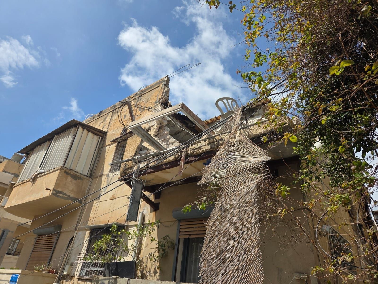 روز بیست و سوم/حمله به فرودگاه بنگوریون با پهپاد پیشرفته آرش ۲/فرو ریختن سد سانسور صهیونیستها در دیمونا و عراد/بدترین شب نتانیاهو/بروزرسانی می شود روز بیست و سوم/حمله به فرودگاه بنگوریون با پهپاد پیشرفته آرش ۲/فرو ریختن سد سانسور صهیونیستها در دیمونا و عراد/بدترین شب نتانیاهو/بروزرسانی می شود