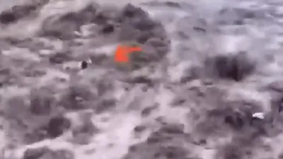لحظات کنجکاوی مرگبار در سیل آخرالزمانی نپال