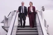 استارمر از نخست‌وزیر انگلیس درخواست استعفا کرد
