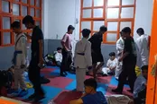 بی نظمی فدراسیون کاراته در برگزاری لیگ کاراته‌وان؛ آزمون بقا با قطعی برق، ازدحام و گرما