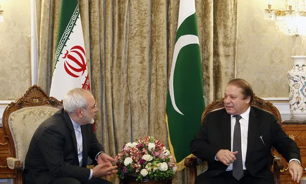 دیدار ظریف با نواز شریف در سفر هیأت عالی رتبه پاکستان به تهران/IRNA
