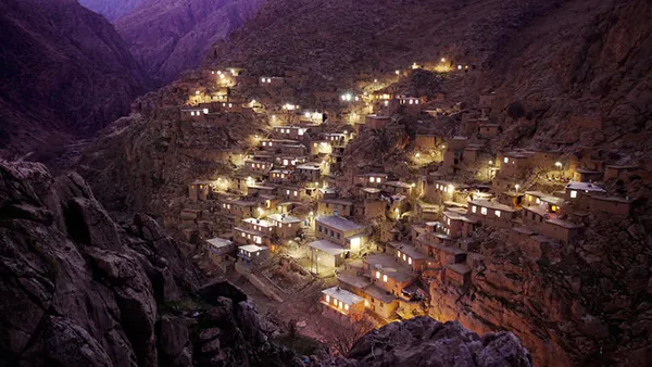شب های پلنگان در دره تنگیور
Amos Chapple
