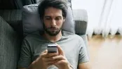 اگر طرف مقابل در رابطه فقط پیام می‌دهد، چه کنیم؟