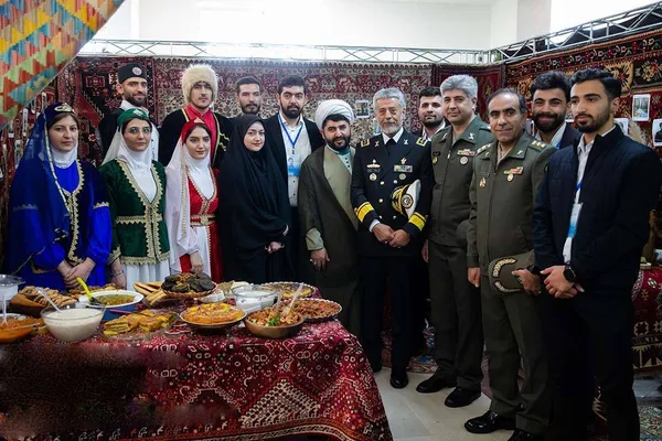 چهارمین جشنواره اقوام و سنن ایرانی
چهارمین جشنواره اقوام و سنن ایرانی، صبح چهارشنبه ۱ آذر ۱۴۰۲ با حضور امیر دریادار حبیب الله سیاری معاون هماهنگ کننده ارتش در دانشگاه علوم پزشکی ارتش برگزار شد.