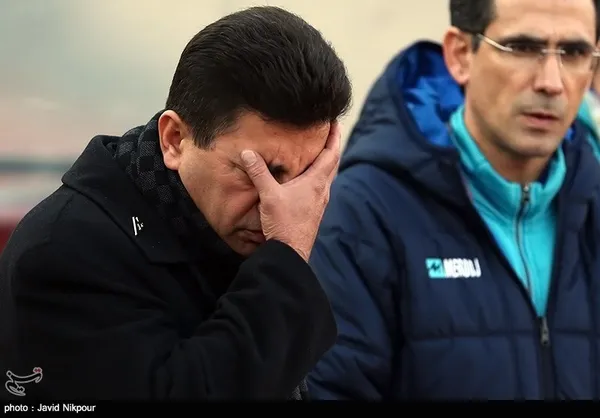 کلافگی امیر قلعه نوعی در دیدار تیمهای استقلال و داماش