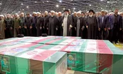 مسئولان حاضر در صف اول نماز بر پیکر شهدای خدمت