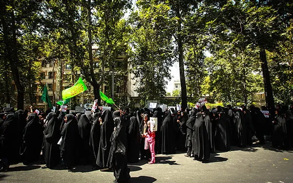 صبح &zwnj;سه&zwnj;شنبه، تجمع اعتراض آمیز دانش آموزان و فرهیختگان بسیجی  نسبت به کشتار مردم غزه، مقابل دفتر سازمان ملل متحد برگزار شد./MEHR
