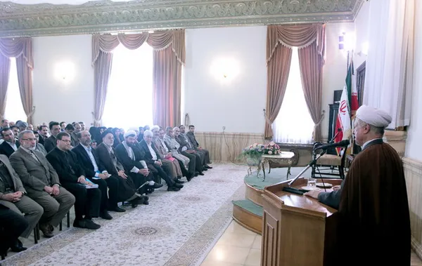 دیدار مدیران و کارکنان مجمع تشخیص مصلحت نظام با آیت الله هاشمی/ISNA
