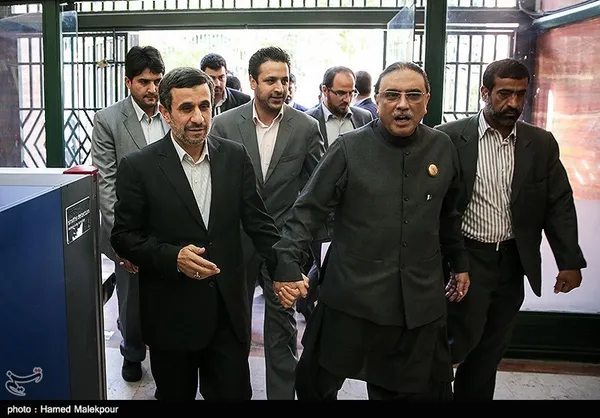 دیدار آصف علی زرداری رئیس جمهور پاکستان با محمود احمدی نژاد رئیس جمهور سابق